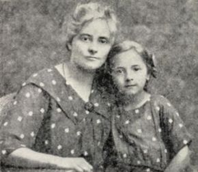 Жена Ольга и дочь Леся Петлюра