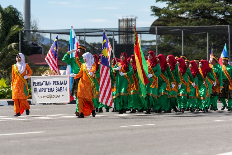 фишки дня - 31 августа, День независимости Малайзии, парад Мердека