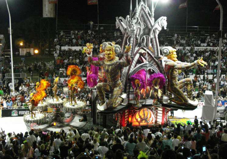 фишки дня - 12 января, карнавал Аргентина