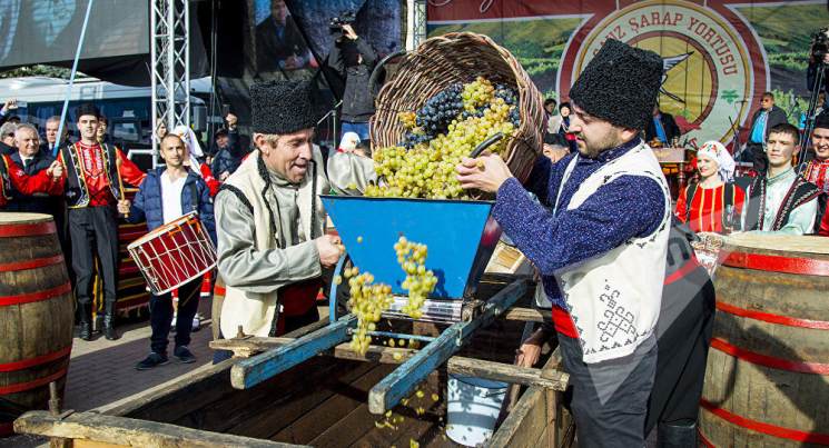 фишки дня - 5 октября, День вина Молдова