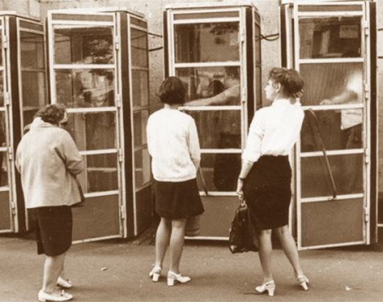 Советские телефонные будки, История уличных телефонов